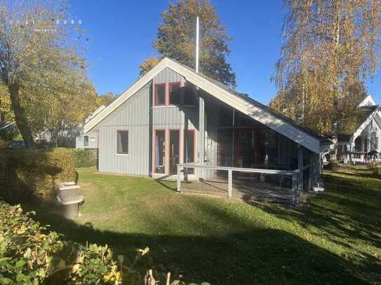 Modernes Ferienhaus in 1. Reihe - alleinstehend - in schönster Lage mit Blick auf den See