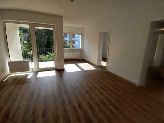 2-Zimmerwohnung mit PKW-Stellplatz in Marburg, 900€ plus NK, 60 m^2, WG-geeignet