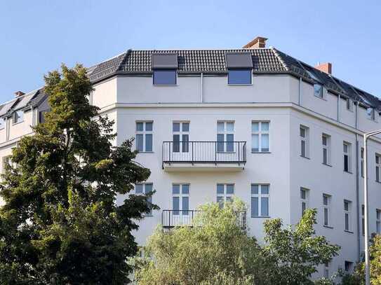 Kapitalanlage: Vermietete 2-Zimmer-Wohnung im sanierten Altbau * Ost-Balkon