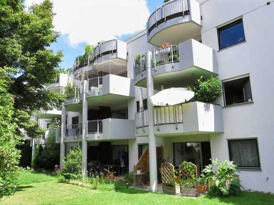 Ruhig gelegene 2-Zimmer-Wohnung mit großer Westterrasse, Garten und TG-Stellplatz!