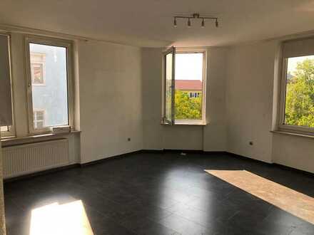 Helle & große 4-Zimmer Wohnung in Zentraler Lage in Ludwigshafen