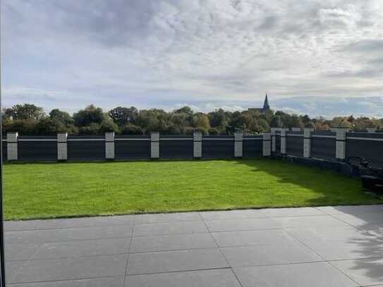 Neuwertiges Einfamilienhaus mit wunderschönem Ausblick im ruhigen Neubaugebiet