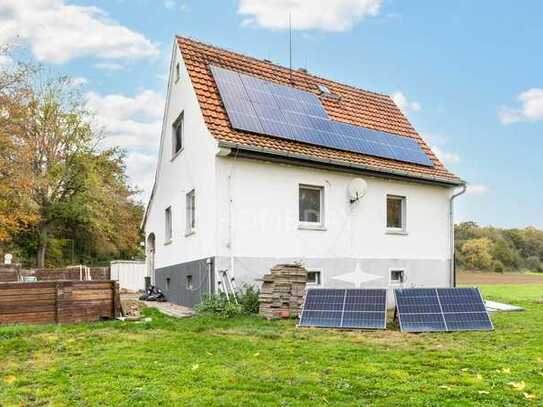 Einzigartiges Einfamilienhaus mit Garten, viel Lagerfläche und großzügigem Grundriss