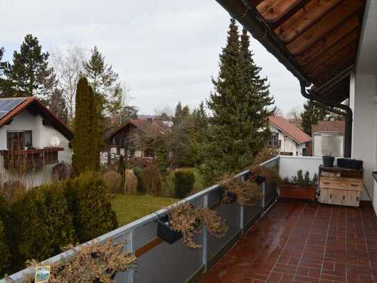 *Seefeld - gemütliche, ruhig gelegene 2-Zimmer--Wohnung mit großem Balkon