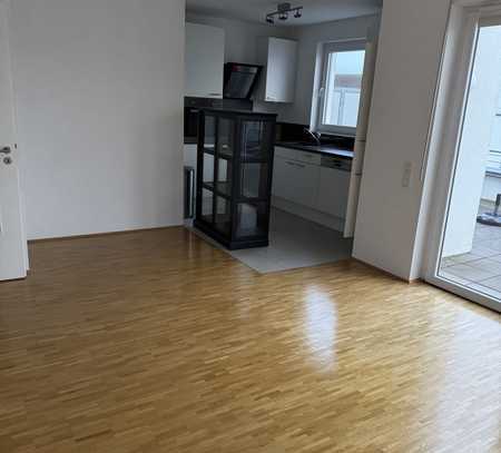 Familienfreundliche 4-Zimmer-Penthousewohnung mit großer Dachterrasse