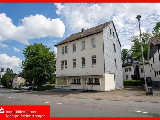 *SPKKM* Zweifamilienhaus mit Gewerbeeinheit in zentraler Lage von Meinerzhagen!