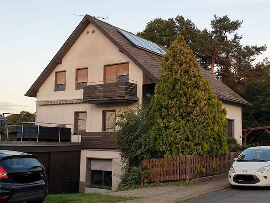 Schöne und gepflegte 4-Raum-DG-Wohnung mit Balkon in Wassenach