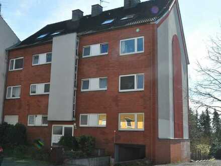 Modernisierte Maisonette-Wohnung mit dreieinhalb Zimmern und Balkon in Mönchengladbach