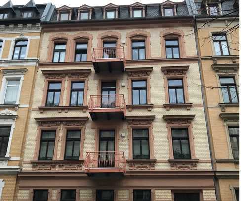 Höll-Immobilien vermietet sehr schöne 2-Raumwohnung in der Goethestraße mit Balkon