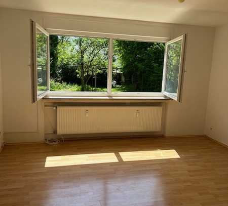2 Zi. Wohnung hell, EBK, Balkon in STUTTGART Vaihingen, WG geeignet, Nähe Universität