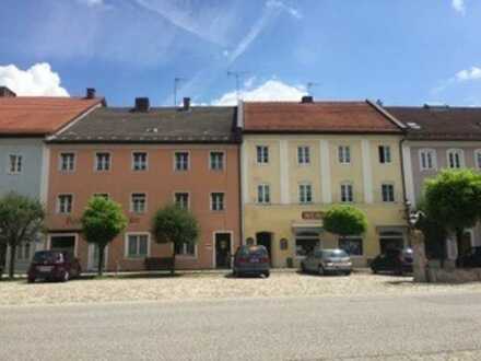 Generalsanierte Gewerbefläche am Tittmoninger Stadtplatz mit ca. 160m² als Erstbezug zu vermieten