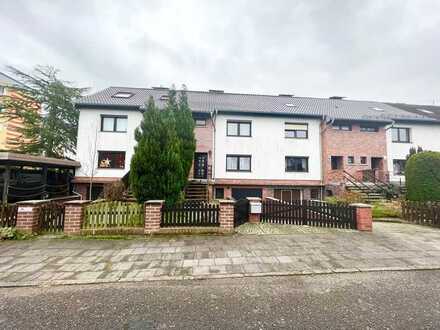 Reihenhaus mit 5-Zimmern, Kamin, Vollbad, Gäste-WC, Terrasse + Balkon, Garten und Garage....!!!