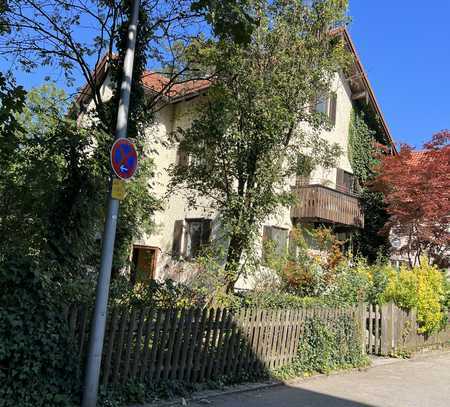 Großzügiges Haus in bester, ruhiger Zentrumslage ! Gegen GEBOT !