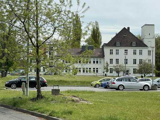 394 m² Bürofläche im Gewerbepark Steinriedendamm **Provisonsfrei, direkt vom Eigetnümer**
