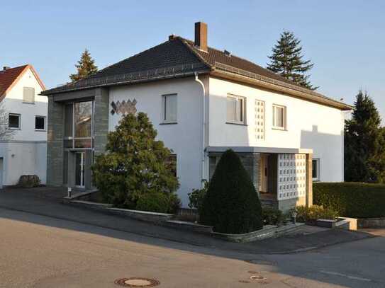 Großzügiges Einfamilienhaus mit Gartenparadies in Menne