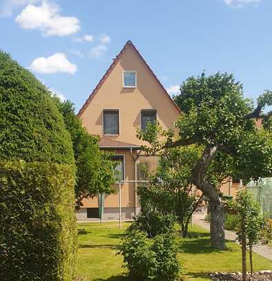 Ihr neues Einfamilienhaus mit großem Garten und Pool