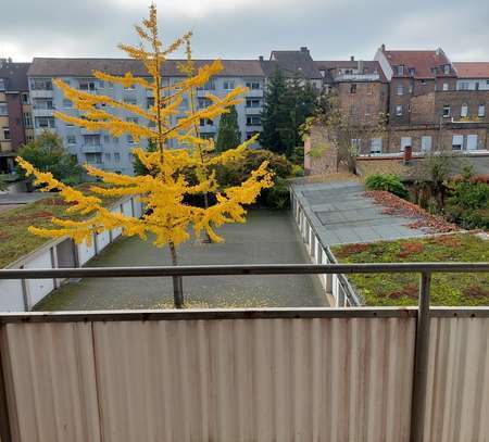 Gepflegte 2-ZKB mit Balkon zu vermieten!