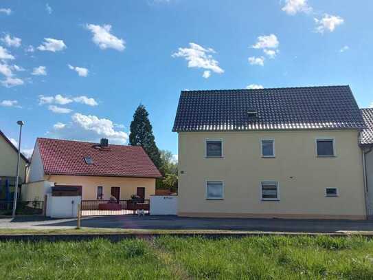 TOP gepflegtes Wohnhaus mit separatem Gästehaus in idyllischer Lage !