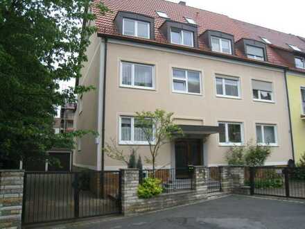 Gepflegte 2-Zimmer-Wohnung in ruhiger zentraler Grünlage in Nürnberg