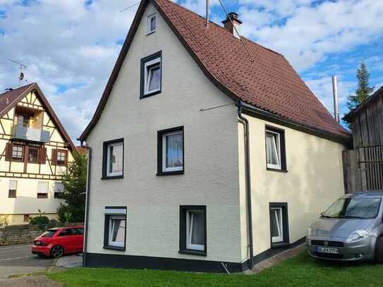 Einfamilienhaus 1300 € - 110 m² - 5.0 Zi.