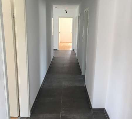 Attraktive 4-Zimmer-Wohnung mit Balkon im Ortsteil von Kühbach