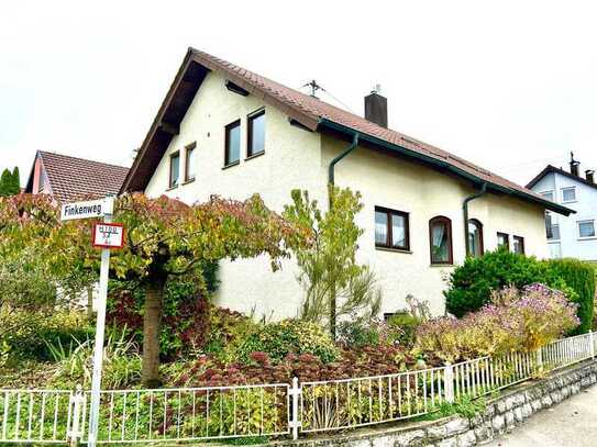 1-2 Familienhaus, massiv, unterkellert, 2 Bäder, 2 Küchen, Südausrichtung, 1988, sonnig, Kachelofen