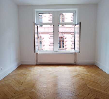 Wunderschöner 4 Zimmer Stilaltbau in Citylage, neu saniert mit gehobener Innenausstattung