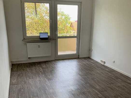 Tolle Vierraumwohnung mit Balkonblick ins Grüne!