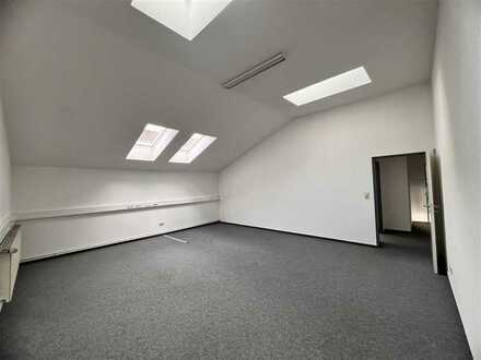 Großzügige Büro- oder Praxisfläche mit Fahrstuhl 1. OG. | 4 Zimmer