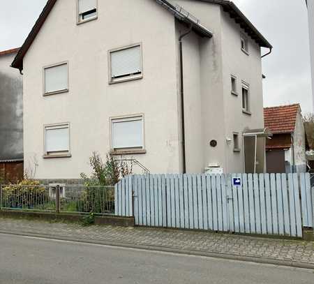 Freistehendes 2-Familienhaus in ruhiger Lage und großem Garten