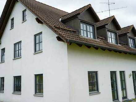 Modernes, großzügig geschnittenes Zweifamilienhaus in Zusmarshausen