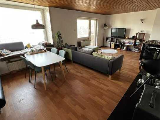 Teilmöblierte 4-Zimmer-Penthouse-Wohnung mit Balkon und EBK in Kaiserslautern