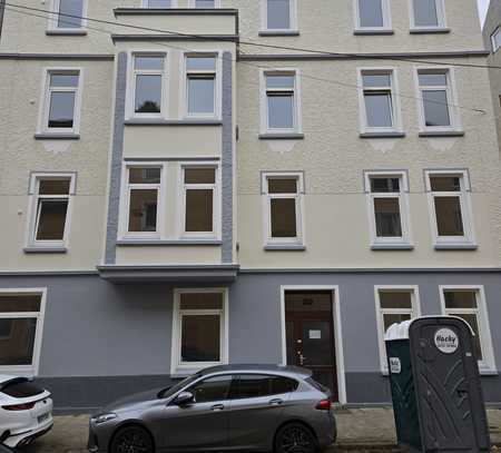 Erstbezug nach Wiederaufbau. Kleine 2-Zi.-Wohnung im DG Jacobistr. 20/Brhv.