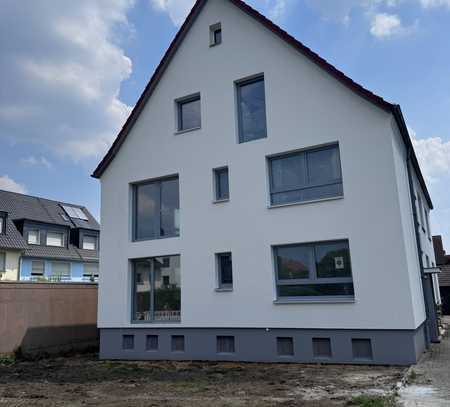 BEZUGSFERTIG: BO-Höntrop: modernisierte 2 Zi.-WHG mit Balkon! *PROVISIONSFREI*