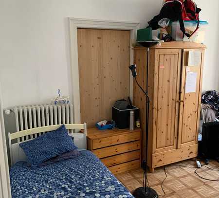 WG Zimmer in 4er WG mit Wohnzimmer