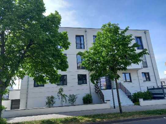 Wohnen in Zwenkau am Hafen - 4 Zi. Whg. mit Balkon, Parkett, Gäste Bad, TG und Stellplatz!