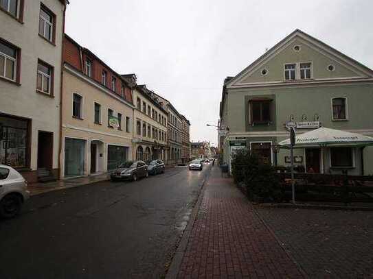 Im Zentrum der Stadt! Sanierungsbedürftiges Gebäude für ein Restaurant mit Hotel