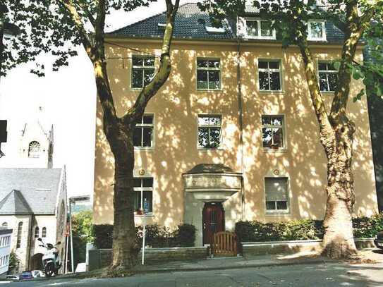 Schöne Dachgeschosswohnung am Heidter Berg