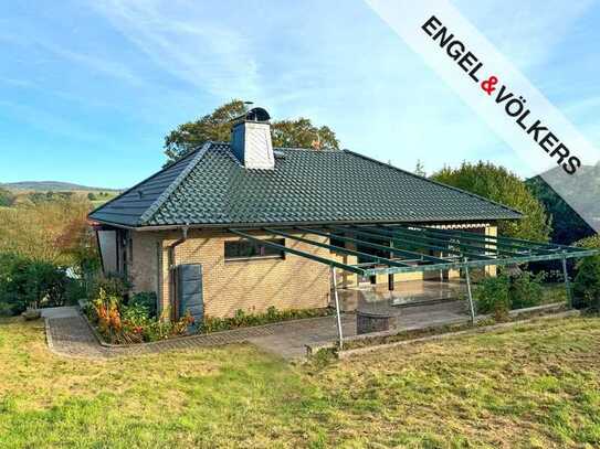 Bungalow mit herrlicher Aussicht und großem Garten!