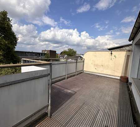 **Helle 3-Zimmer Wohnung mit Dachterrasse**