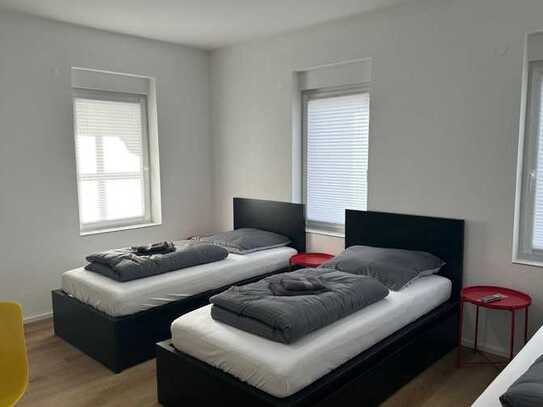Gästezimmer mit TV, Internet, 2x Etagendusche/WC, Gästeküche, Waschmaschine und Trockne