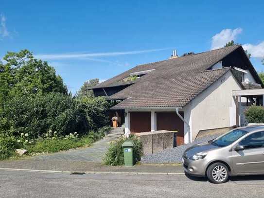 EFH - EG 207 m² vermietet + 2 WE im 1.OG mit Grundstück in Erbpacht oder Kauf