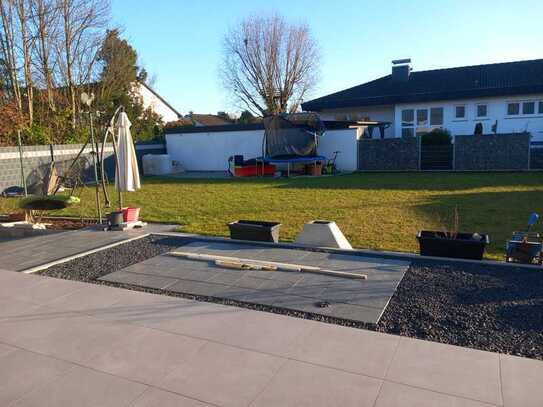 Gepflegter Bungalow mit Großem Grünstück in bester Lage