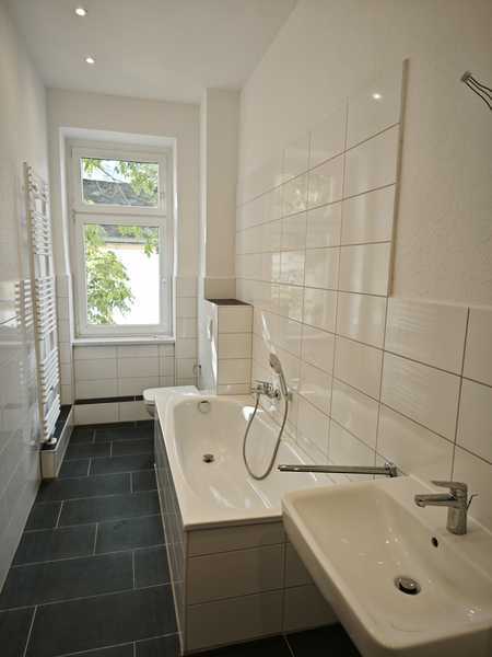 Sanierte 3 Raum Wohnung mit Tageslichtbad