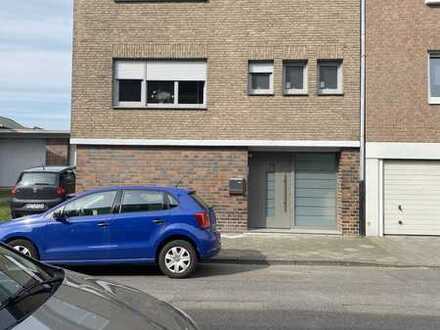 Kernsaniertes schönes Generationenhaus in ruhiger Wohnlage