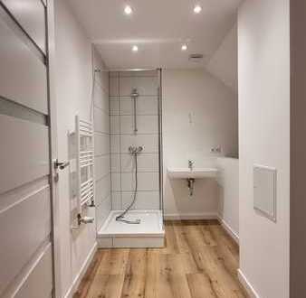 Wer das außergewöhnliche liebt! - Modernisierte 3 Zimmer Wohnung mit Balkon!