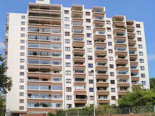 Tolle Aussicht: 2-Zi.-ETW mit Balkon und TG-Stellplatz in guter Stadtrandlage