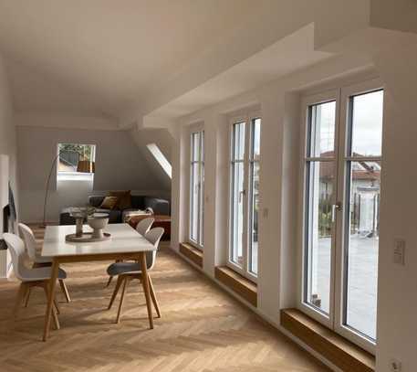 Neuwertige Penthouse-Wohnung mit Dachterrasse in Wald-Trudering