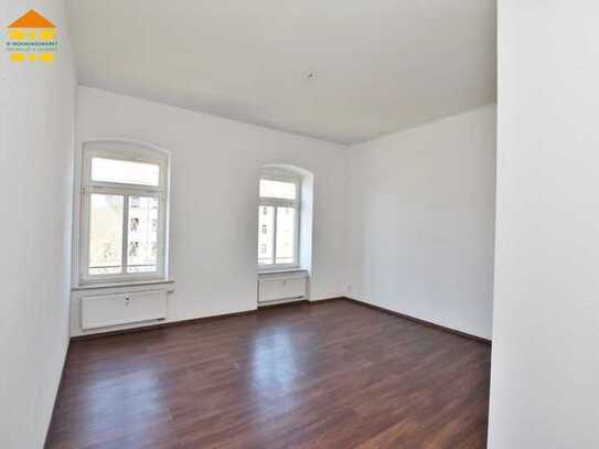 *Zentrumsnähe, Balkon und Stellplatz, was will man mehr mit Option auf Einbauküche*