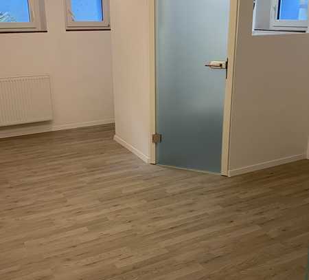 neu sanierte 2-Zimmer-Souterrain-Wohnung mit Einbauküche in Nürnberg